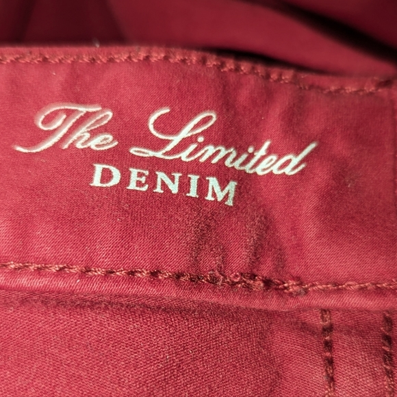👖The Limited Denim Legging Jean in Burgundy/Maroon Color - Picture 7 of 10